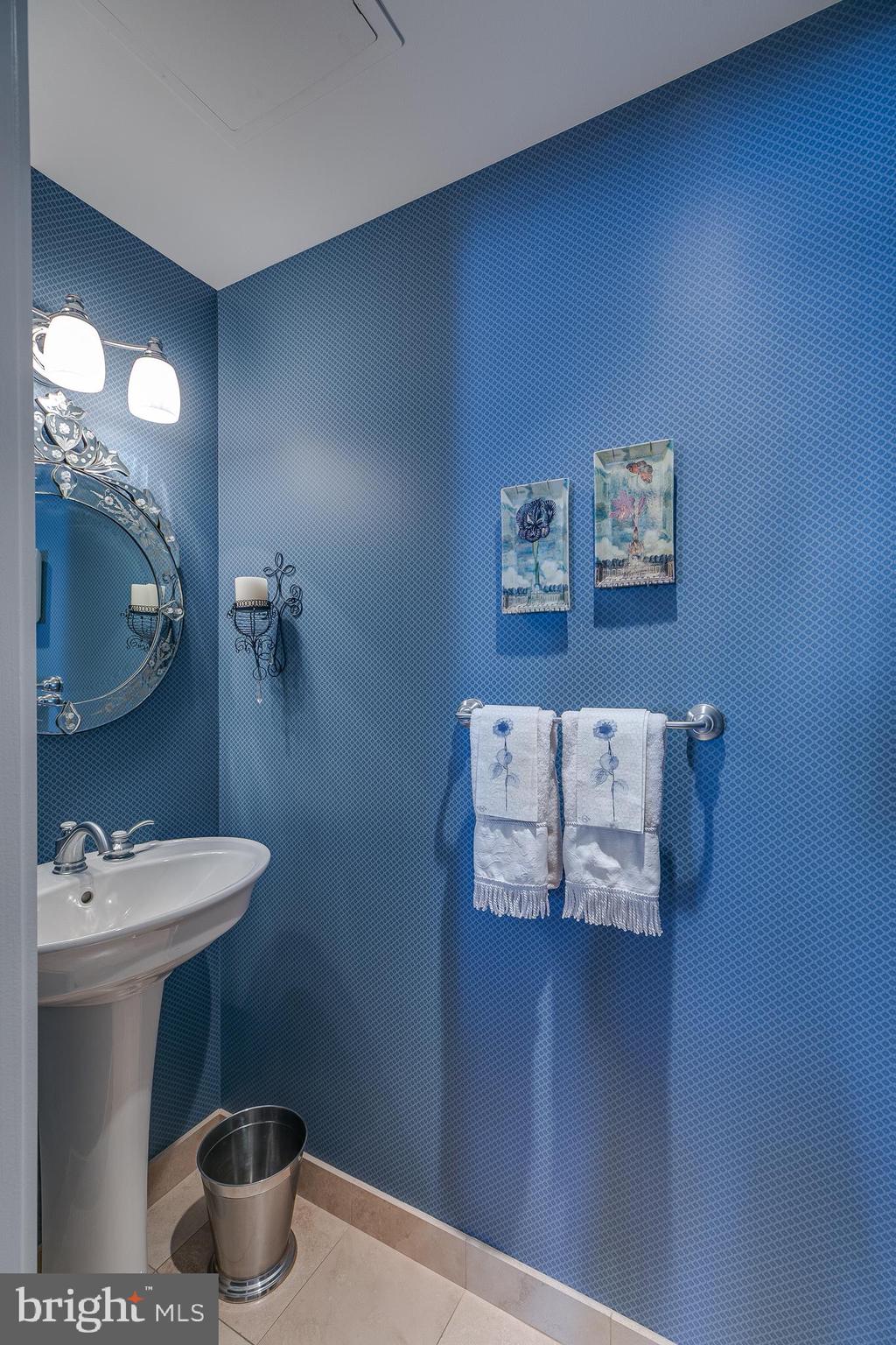 1701 Locust Street, Unit 2015 Philadelphia, PA 19103 - Photo 8 of 22