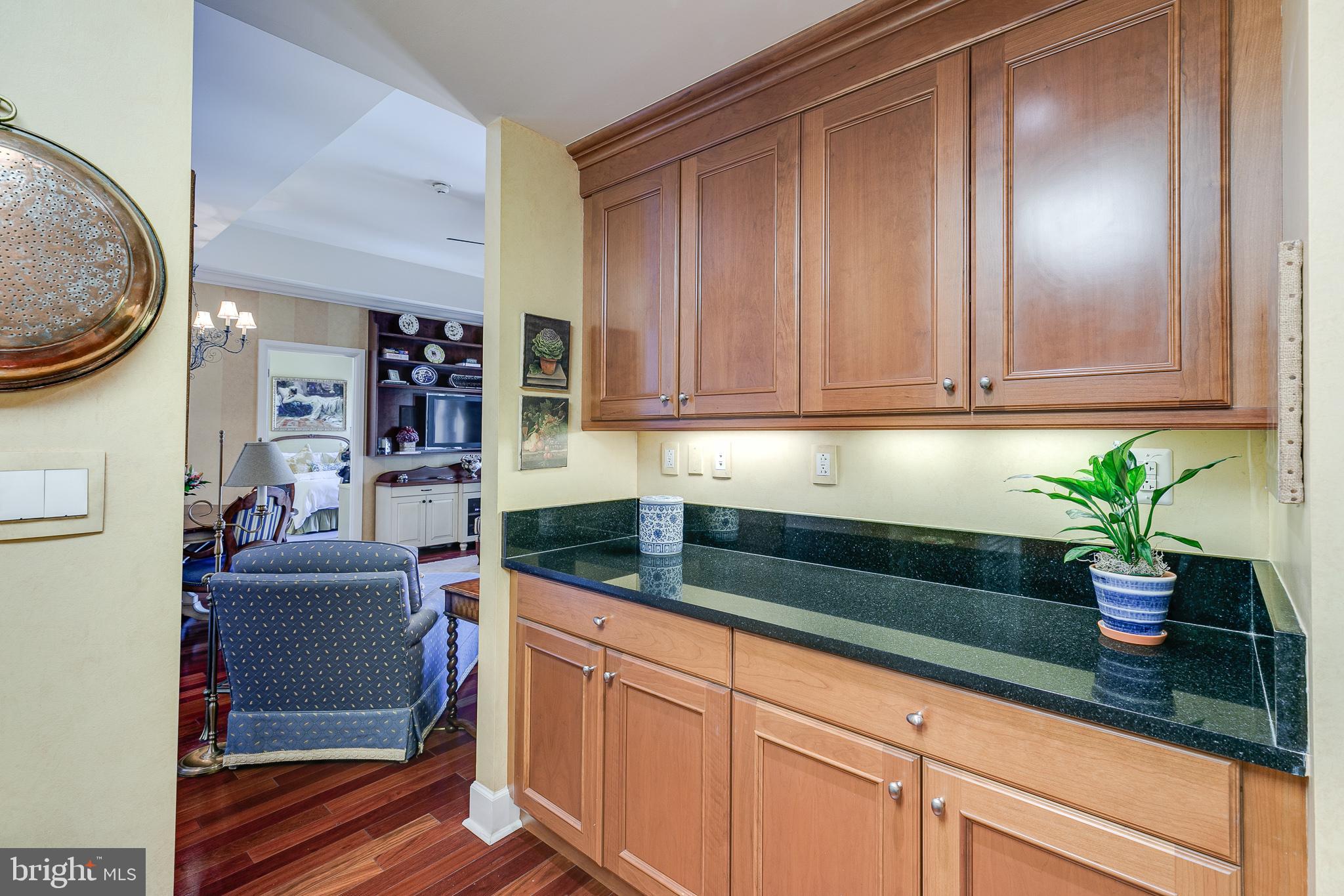 1701 Locust Street, Unit 2015 Philadelphia, PA 19103 - Photo 9 of 22