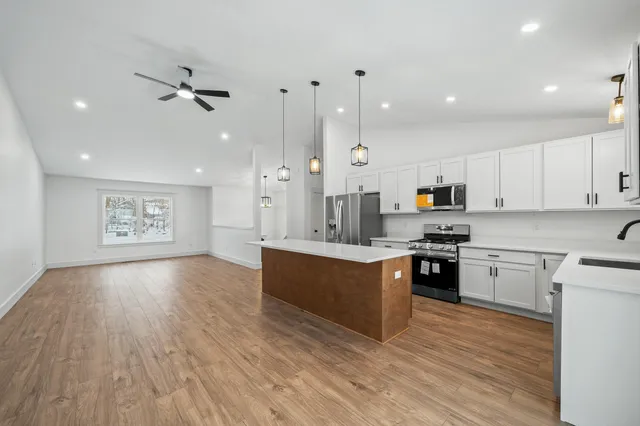 $565,000 | W3813 Magnolia Drive, Geneva, WI 53147