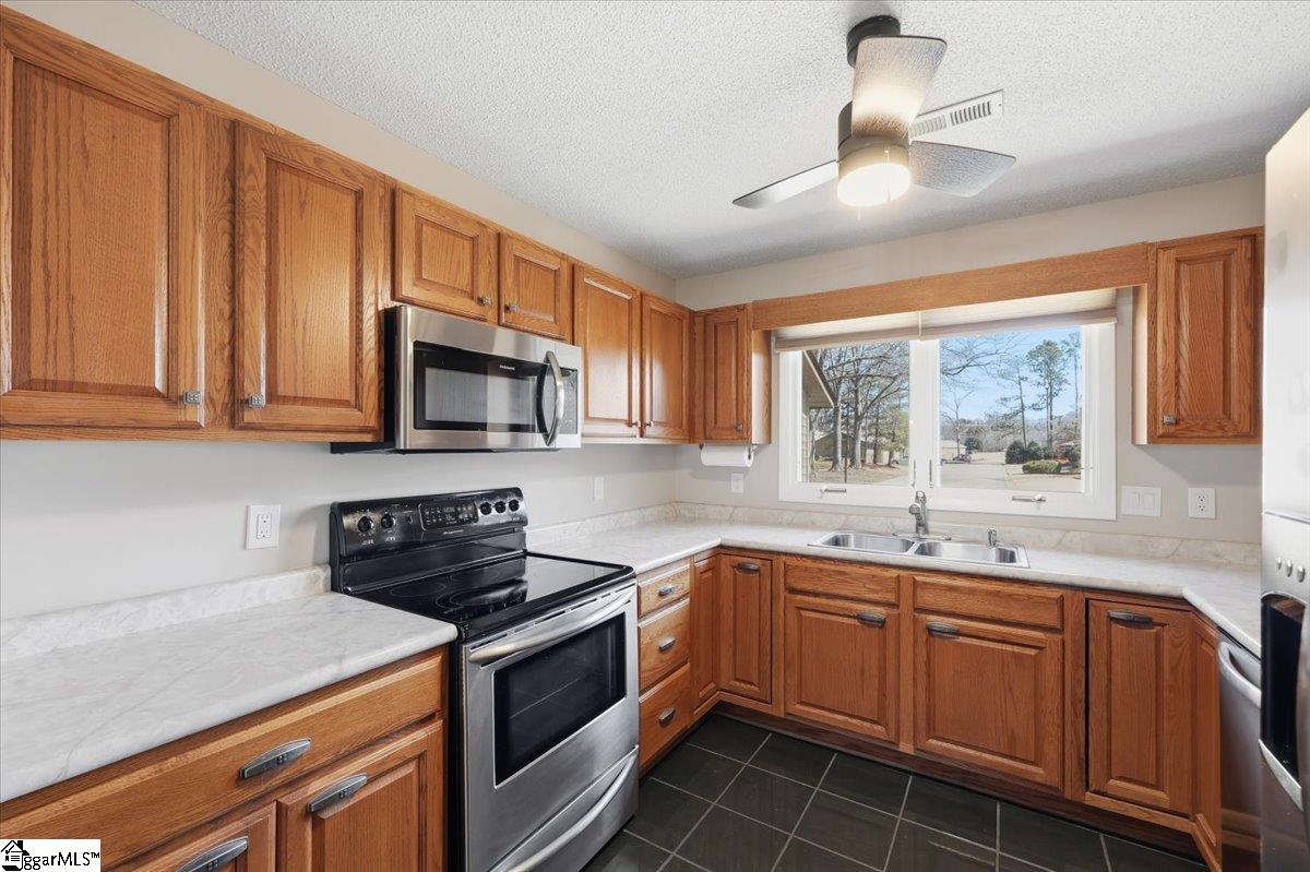 185 Tanager Circle Greer, SC 29650 - Photo 11 of 32