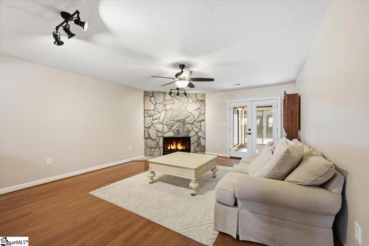 185 Tanager Circle Greer, SC 29650 - Photo 7 of 32