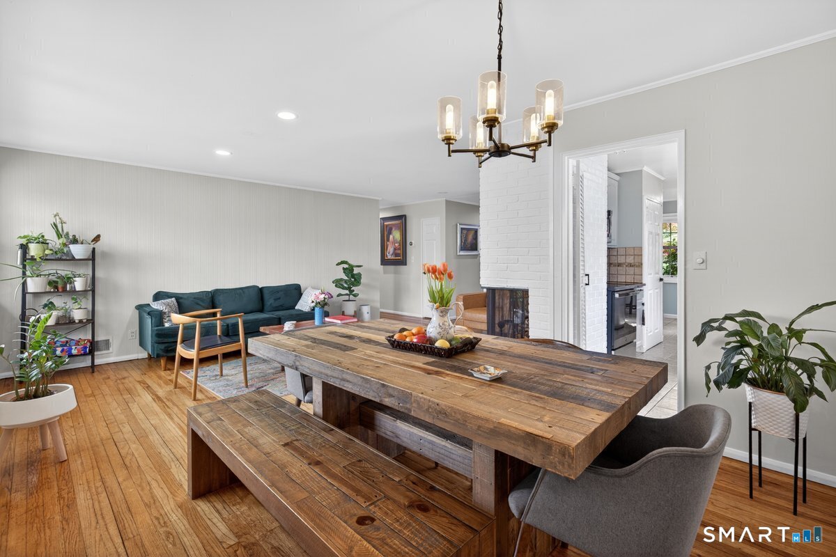 131 Clay Hill Road Stamford, CT 06905 - Photo 6 of 32