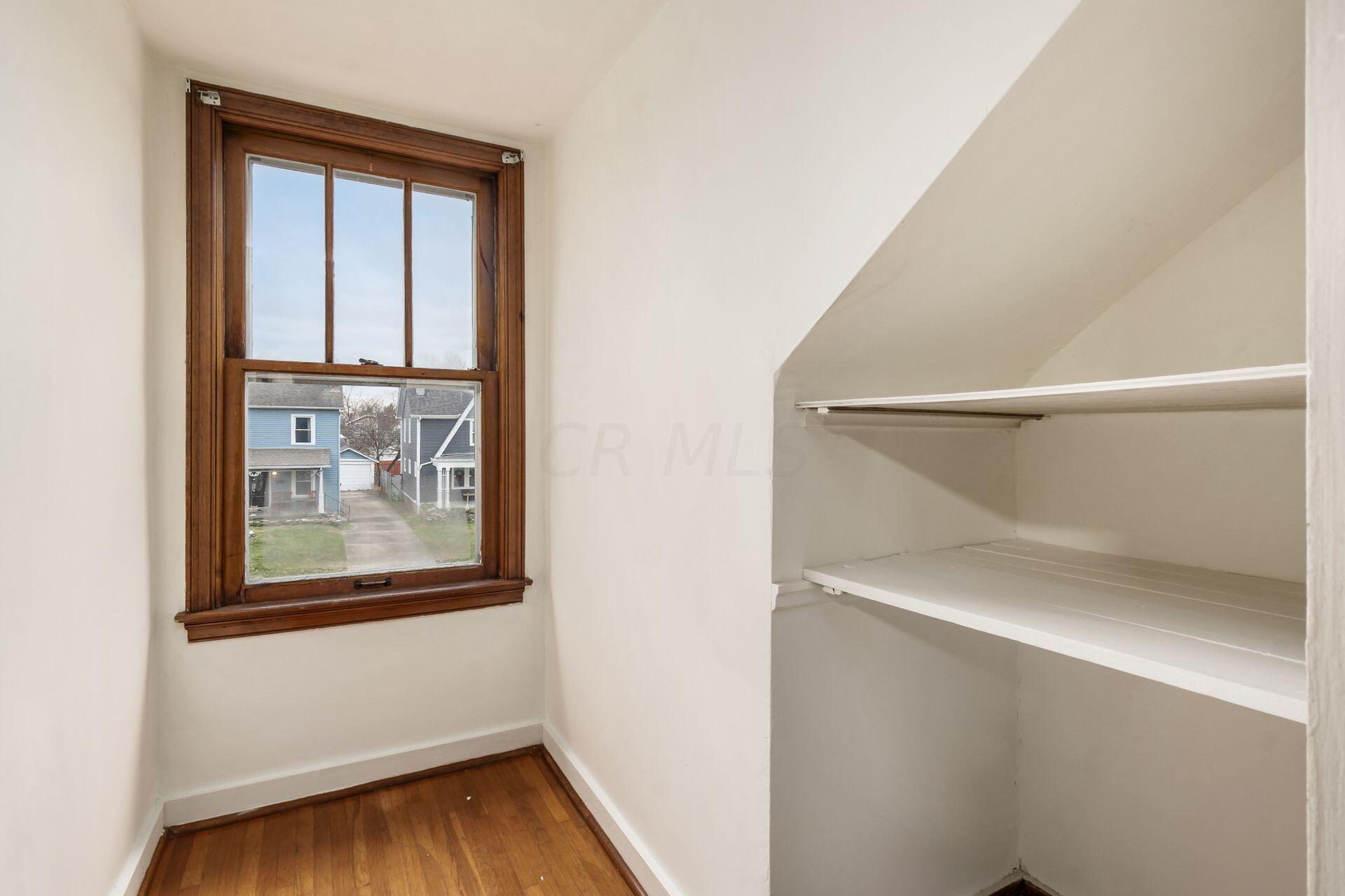 581 South Roys Avenue Columbus, OH 43204 - Photo 23 of 33 Upper Level