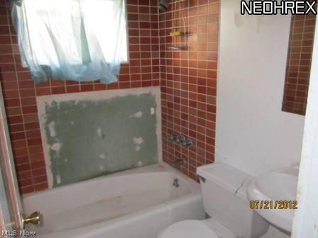 4003 Rosemond Road Cleveland Heights, OH 44121 - Photo 12 of 19