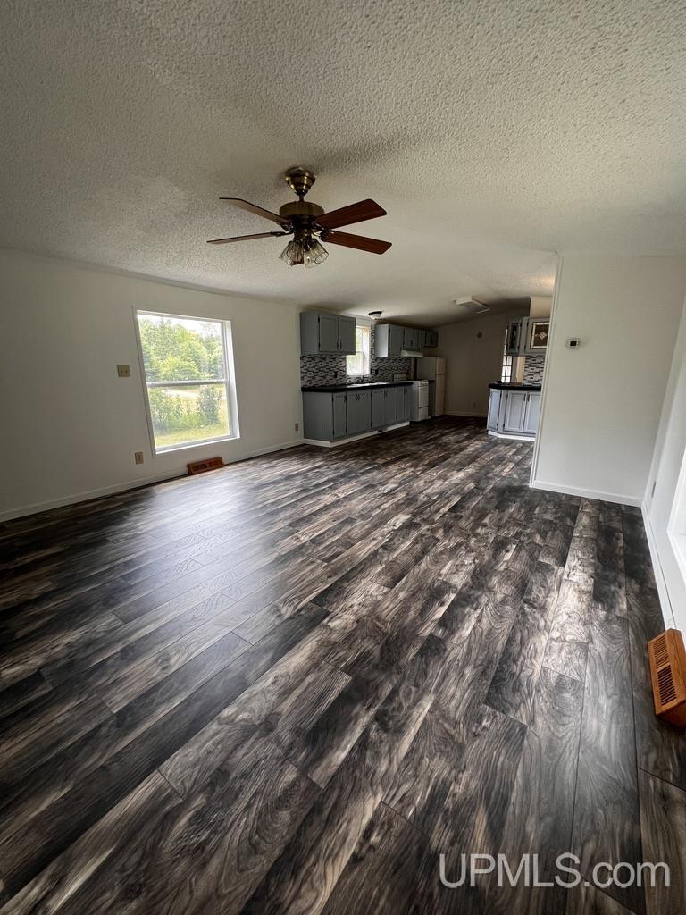 372 W Charles Moran Road St. Ignace, MI 49781 - Photo 7 of 32