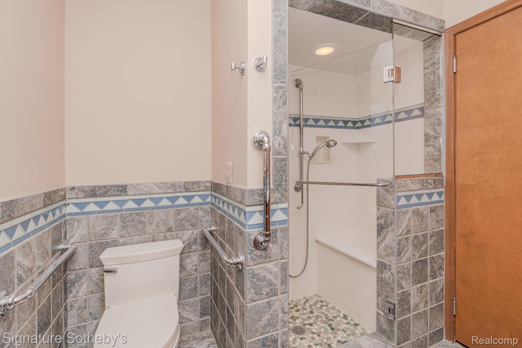 11416 East 13 Mile Road Warren, MI 48093 - Photo 52 of 94 Full Shower Bath