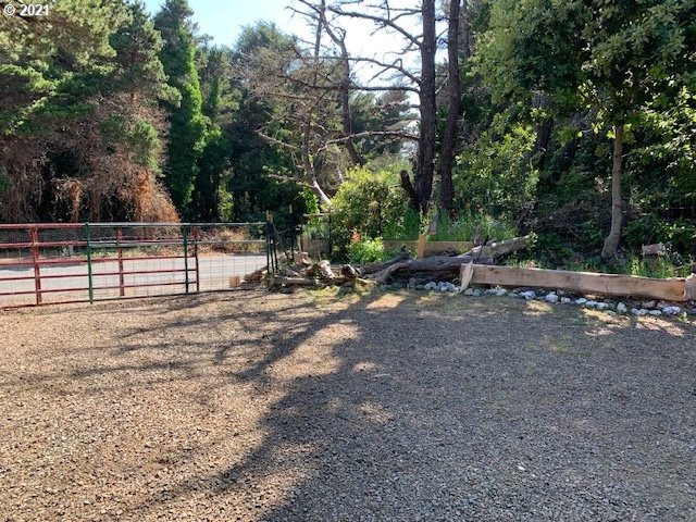 94613 Grange Road Gold Beach, OR 97444 - Photo 15 of 23