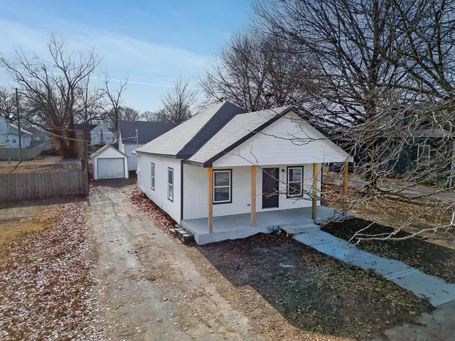$229,950 | 308 East 2nd Street, Tonganoxie, KS 66086