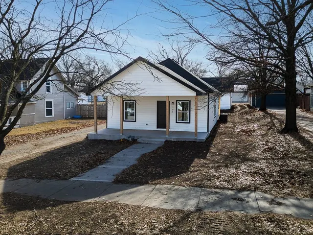 $229,950 | 308 East 2nd Street, Tonganoxie, KS 66086