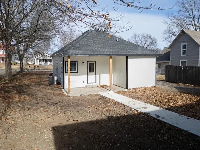 $229,950 | 308 East 2nd Street, Tonganoxie, KS 66086