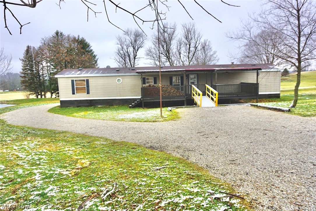 6085 Lowmiller Road Minerva, OH 44657 - Photo 1 of 23