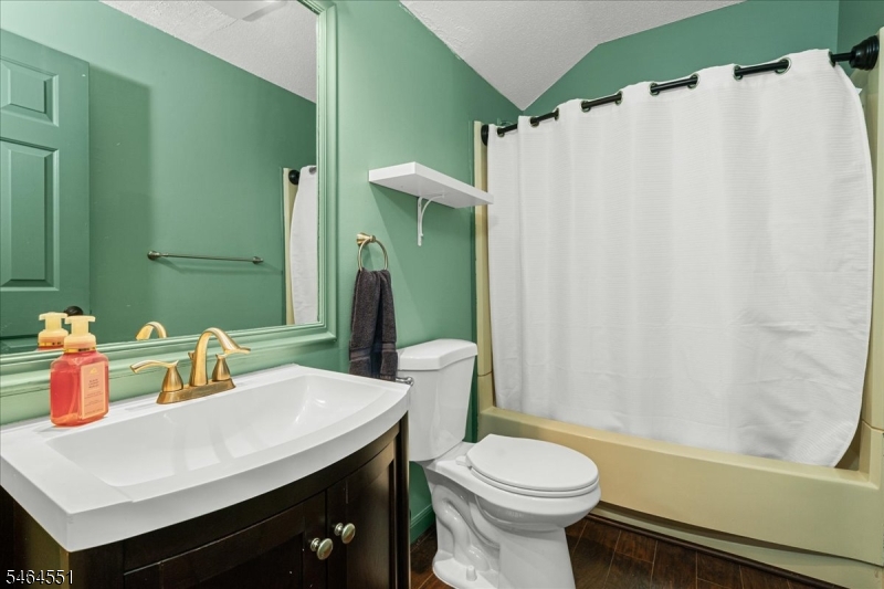 26 Red Oak Terrace Oak Ridge, NJ 07438 - Photo 27 of 32 Gallery Image 27