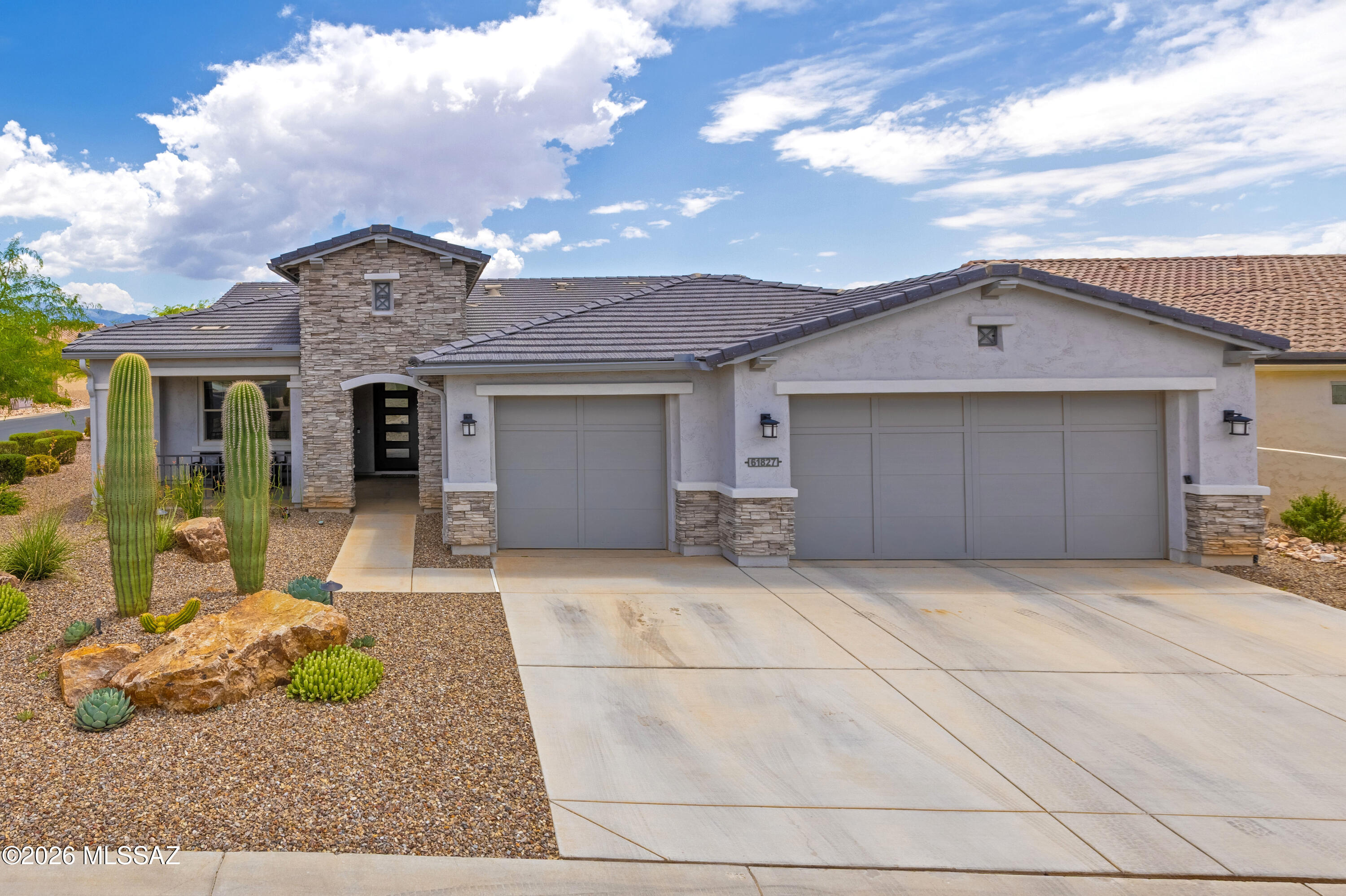 61827 East Quartzite Road Oracle, AZ 85623 - Photo 1 of 50 Great Curb Appeal!
