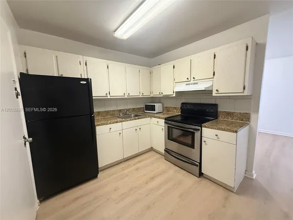 $2,200 | 12215 West Dixie Highway, Unit 306, North Miami, FL 33161