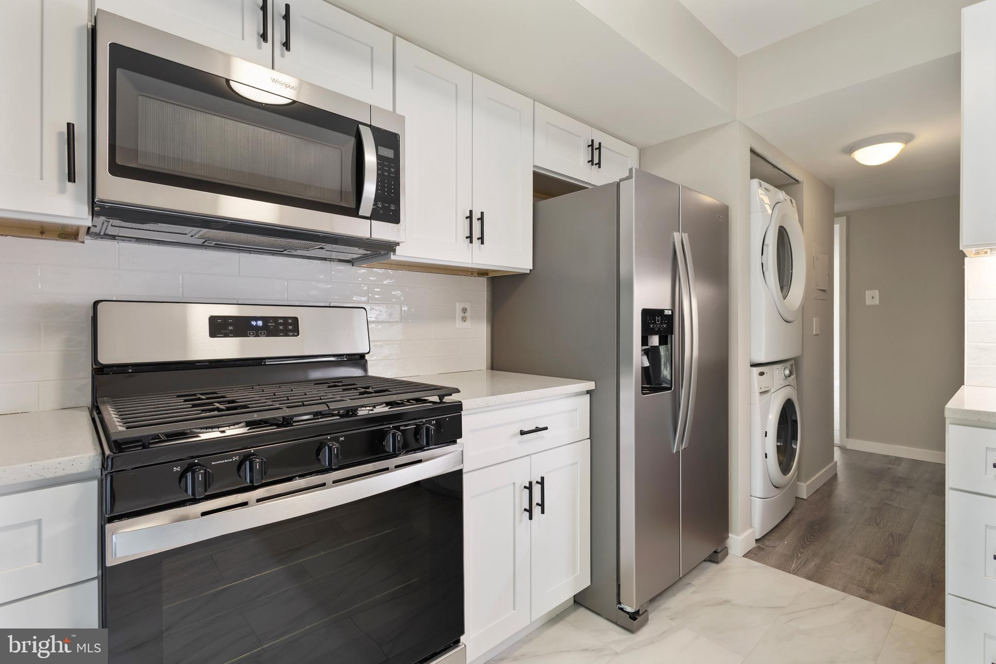 2054 Royal Fern Court, Unit 24/21B Reston, VA 20191 - Photo 13 of 45 Kitchen