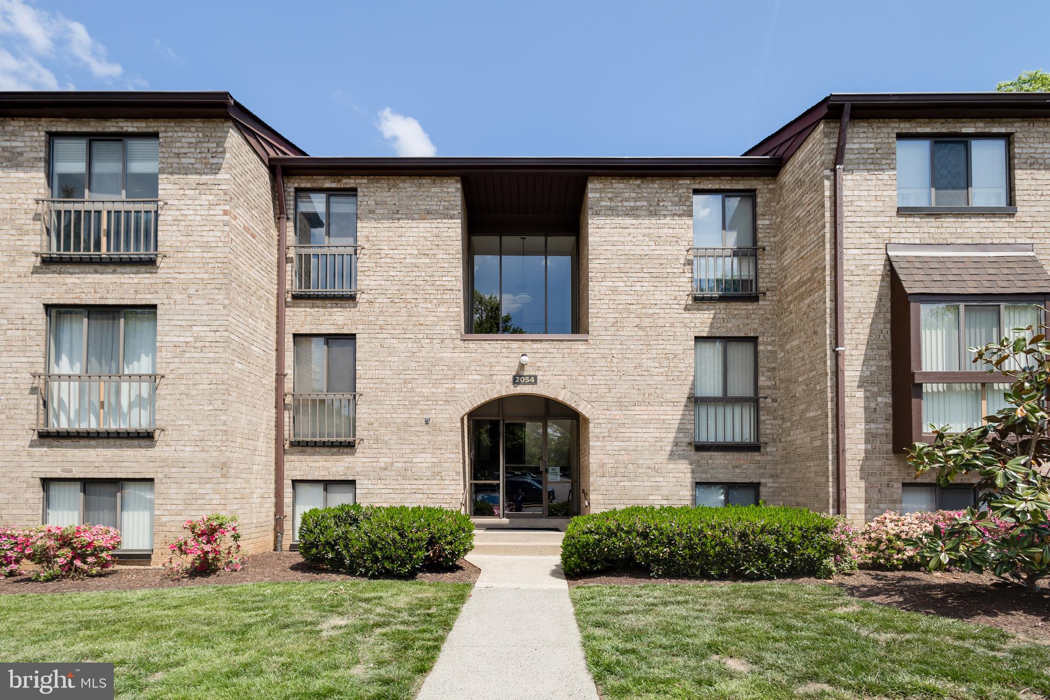 2054 Royal Fern Court, Unit 24/21B Reston, VA 20191 - Photo 2 of 45