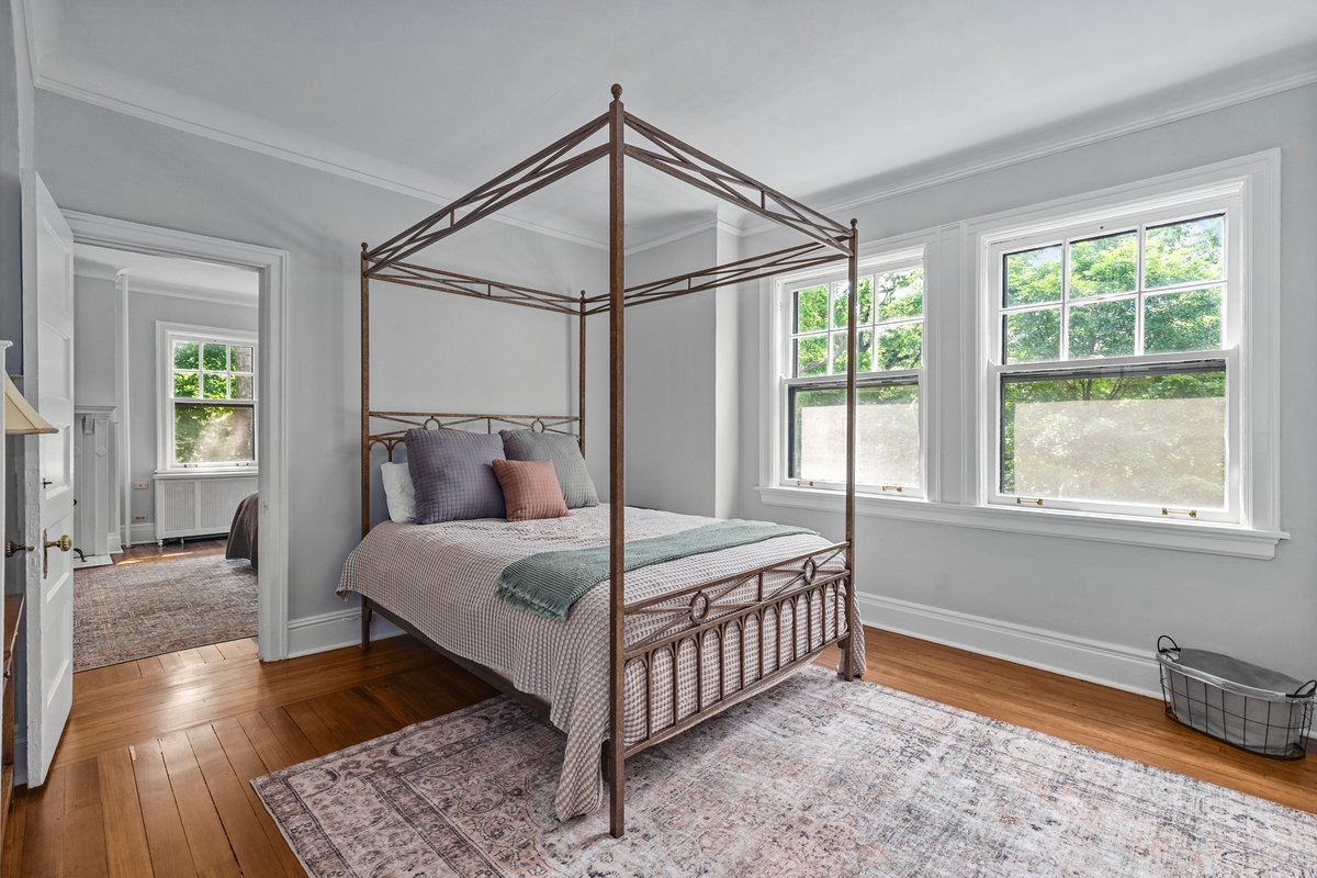 225 Hamilton Street Evanston, IL 60202 - Photo 19 of 38 a bedroom with a bed and a window