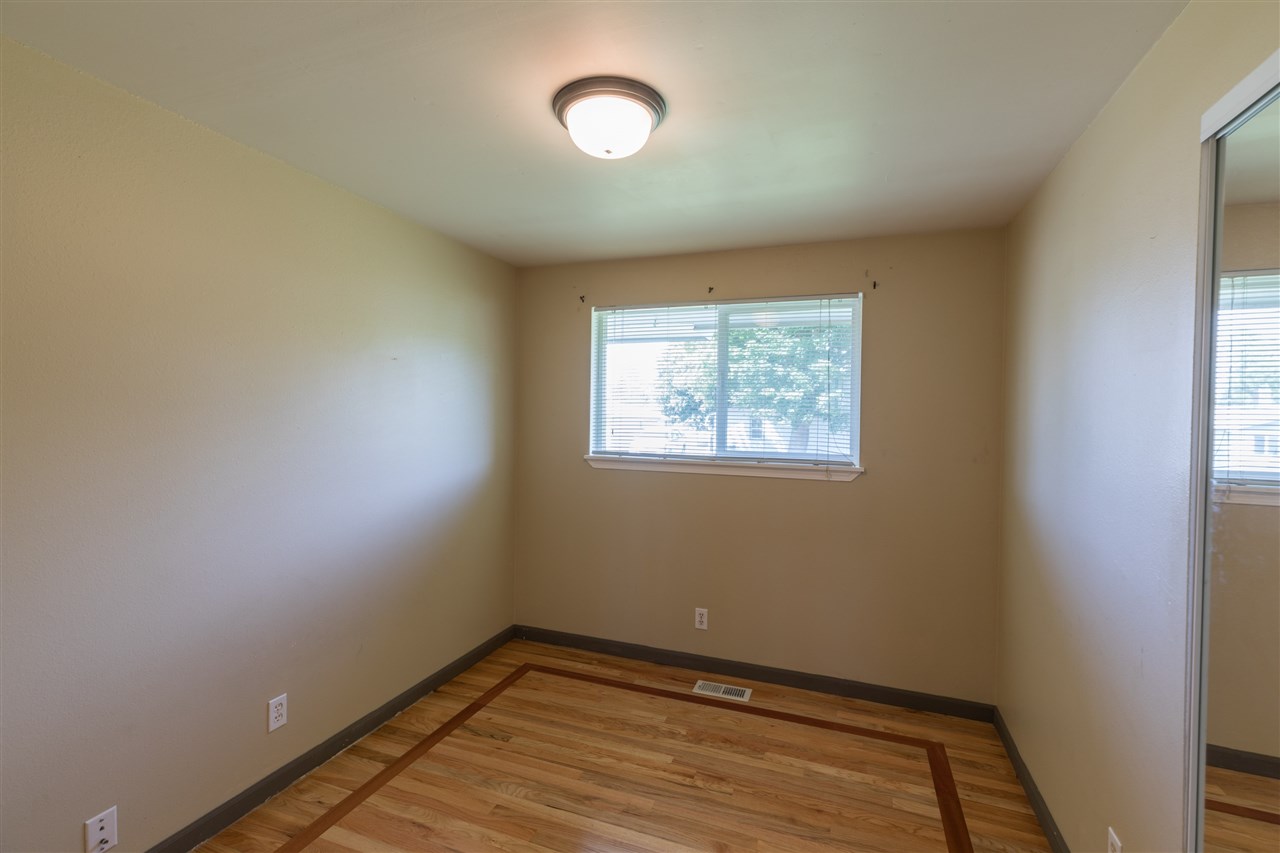 3712 North Center Road Spokane, WA 99212 - Photo 10 of 20