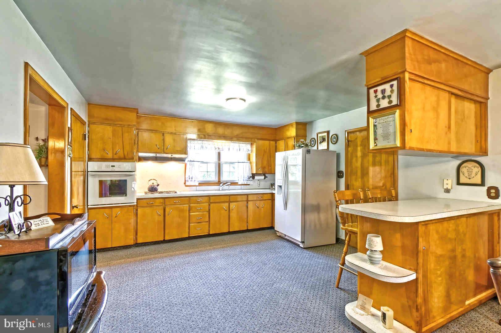 138 Eaton Road Pennsville, NJ 08070 - Photo 12 of 29 Large Country Kitchen