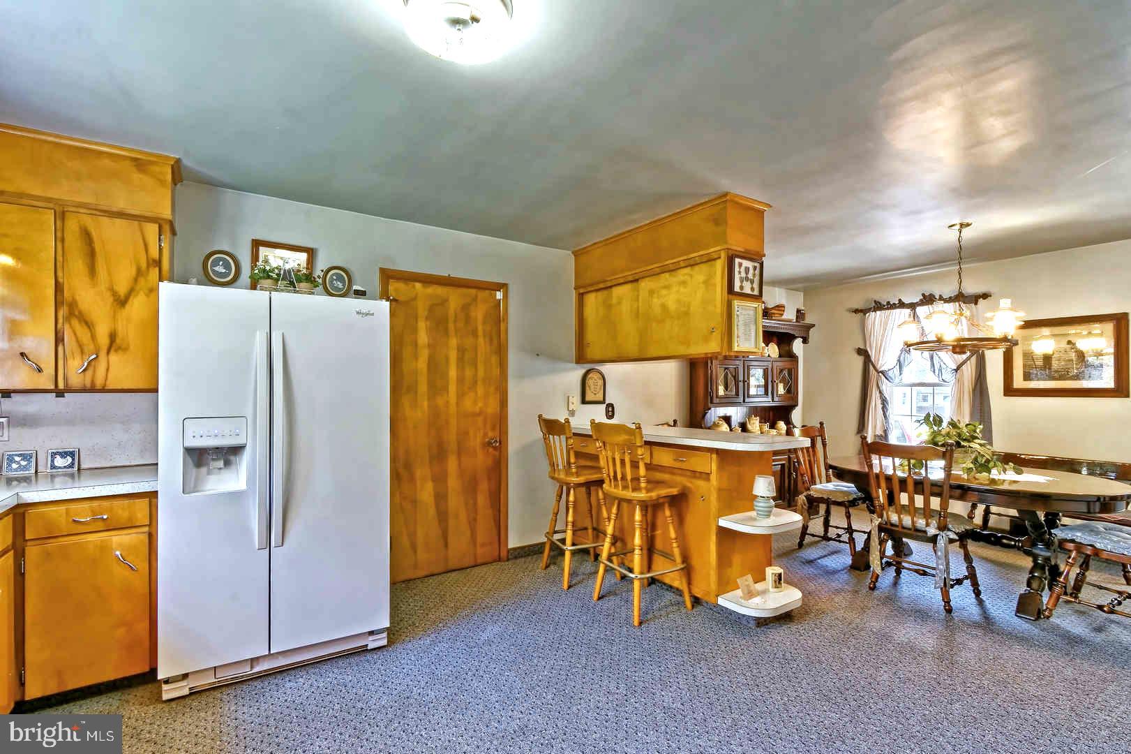 138 Eaton Road Pennsville, NJ 08070 - Photo 14 of 29 Door to Garage, Unload groceries conveniently