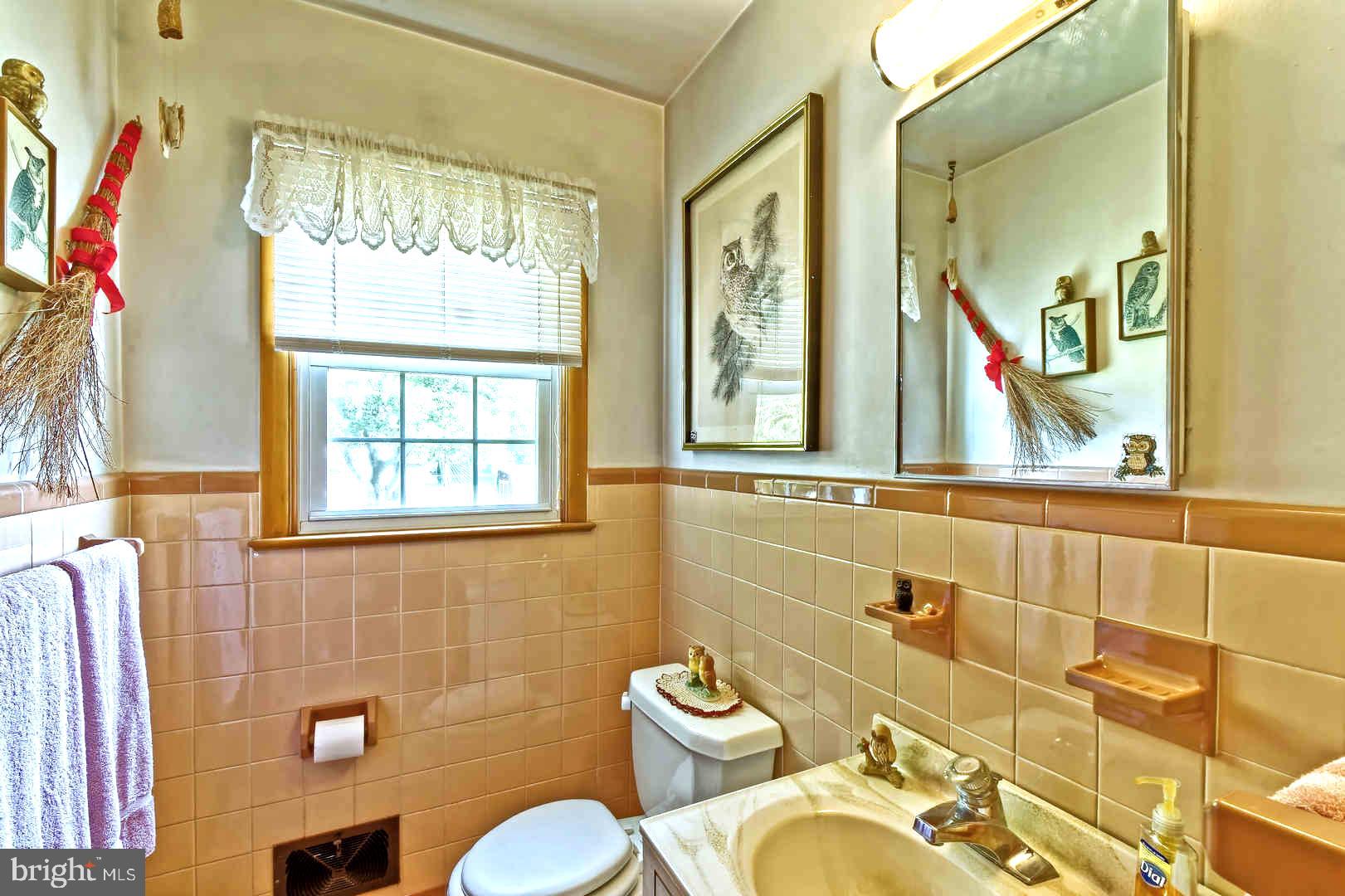 138 Eaton Road Pennsville, NJ 08070 - Photo 15 of 29 Main Floor Half Bath