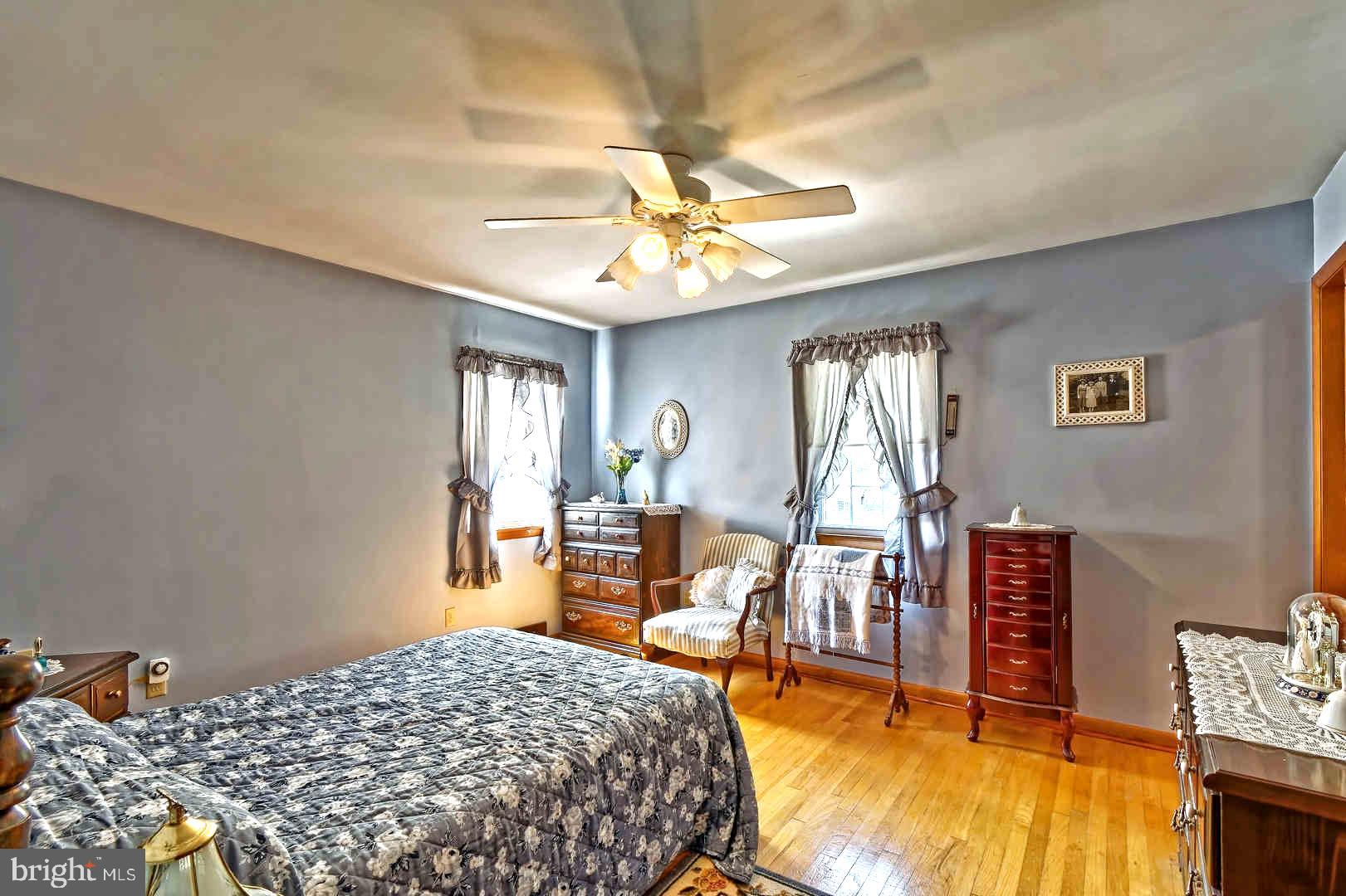 138 Eaton Road Pennsville, NJ 08070 - Photo 17 of 29 Master Bedroom, with Half Bath, Walk In Closet