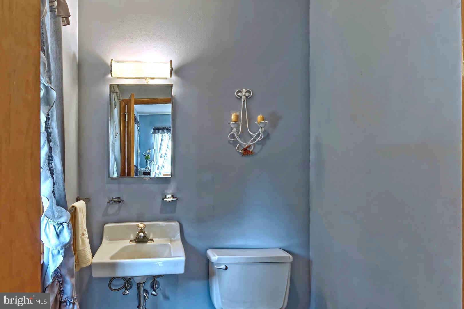 138 Eaton Road Pennsville, NJ 08070 - Photo 18 of 29 Master Half Bath with Large Linen Closet