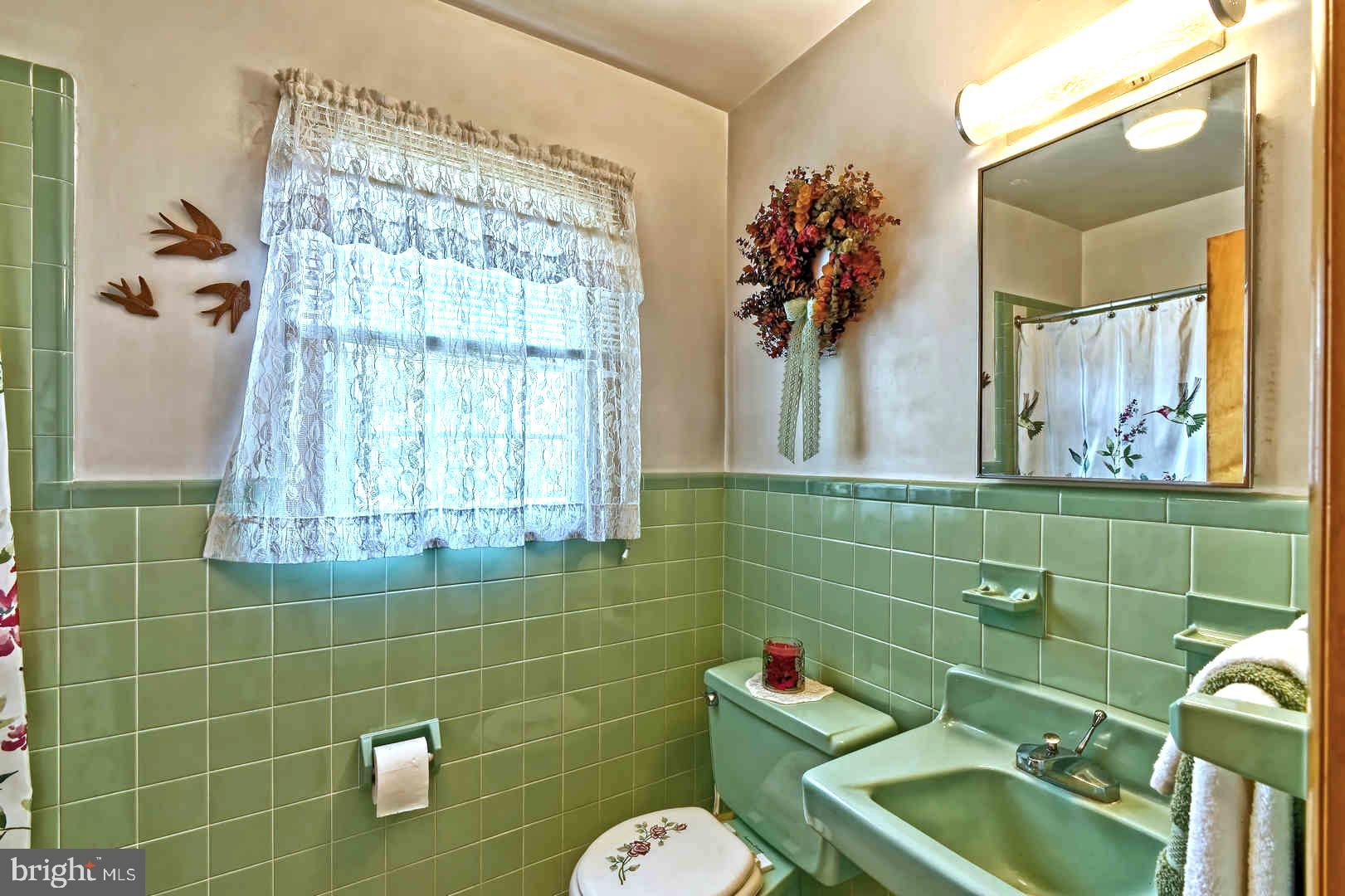 138 Eaton Road Pennsville, NJ 08070 - Photo 22 of 29 2nd Floor Full Bath