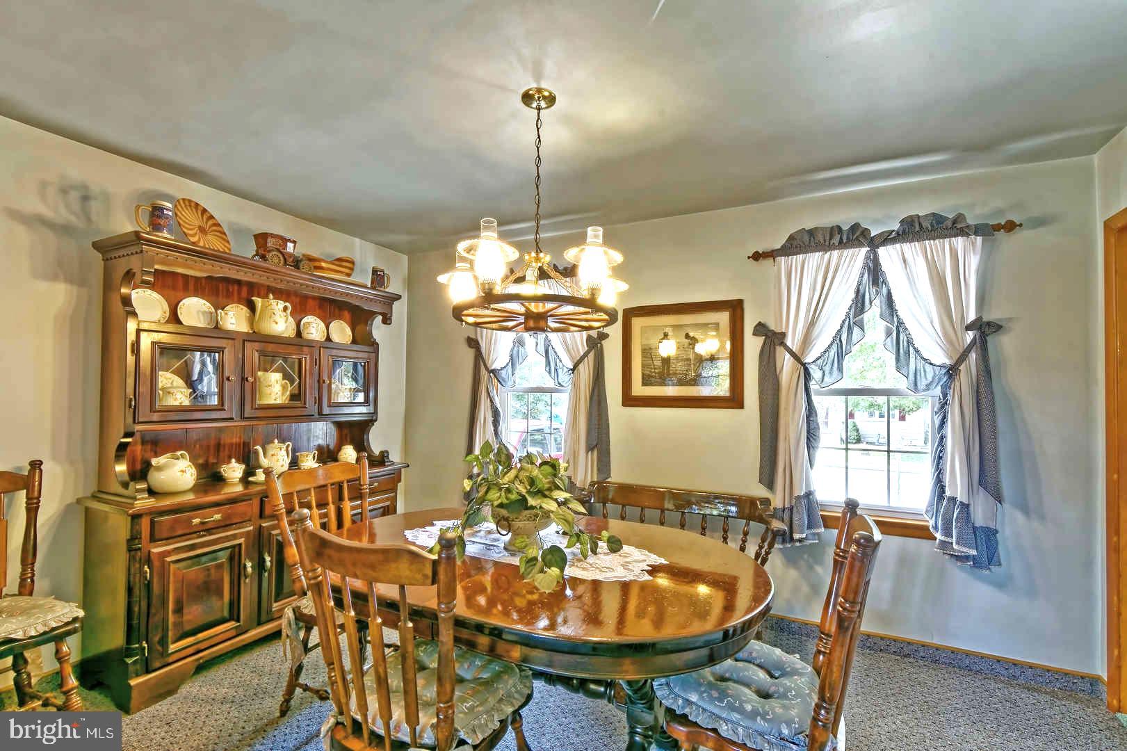 138 Eaton Road Pennsville, NJ 08070 - Photo 10 of 29 Bright and Cheery Dining Area