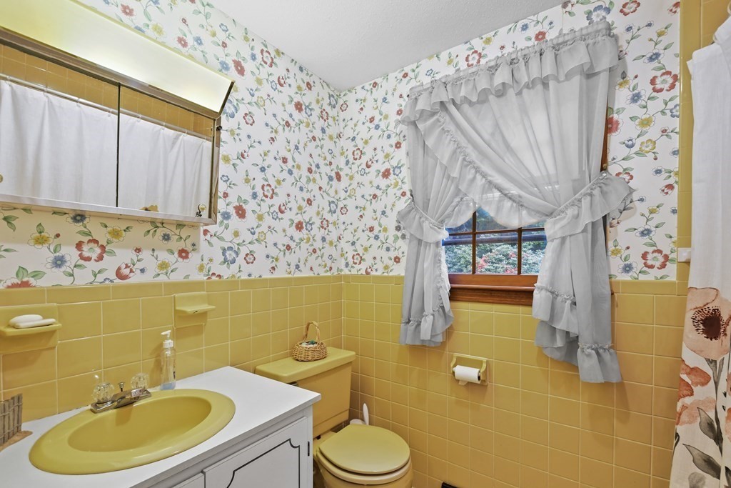 162 Cedric Road Barnstable, MA 02632 - Photo 14 of 29 a bathroom with a sink toilet and shower