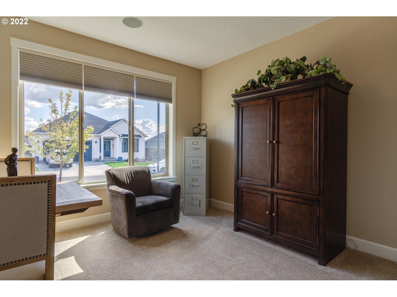 4326 South 11th Way Ridgefield, WA 98642 - Photo 5 of 26 a living room with furniture and a window