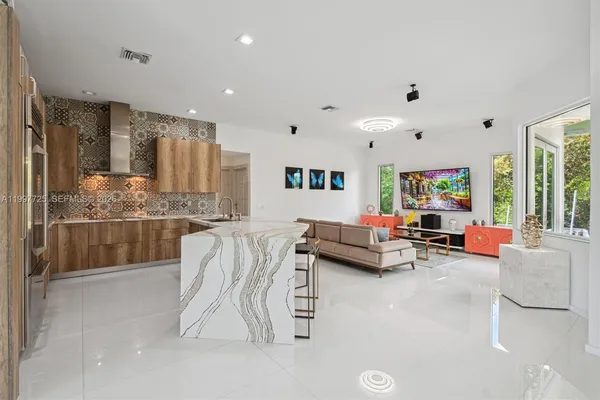 $8,000 | 14019 North Miller Drive, Palm Beach Gardens, FL 33410