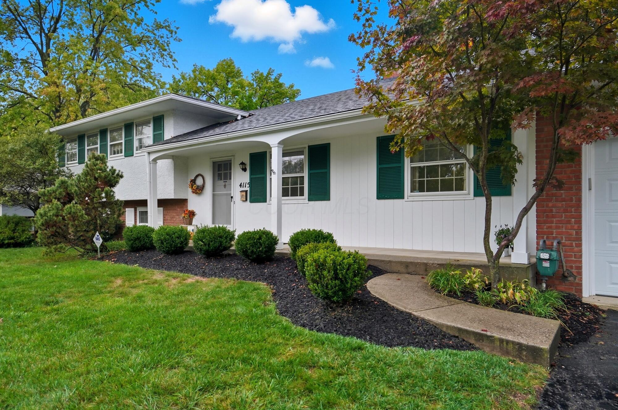 4115 Woodbridge Road Columbus, OH 43220 - Photo 2 of 27 Front Porch