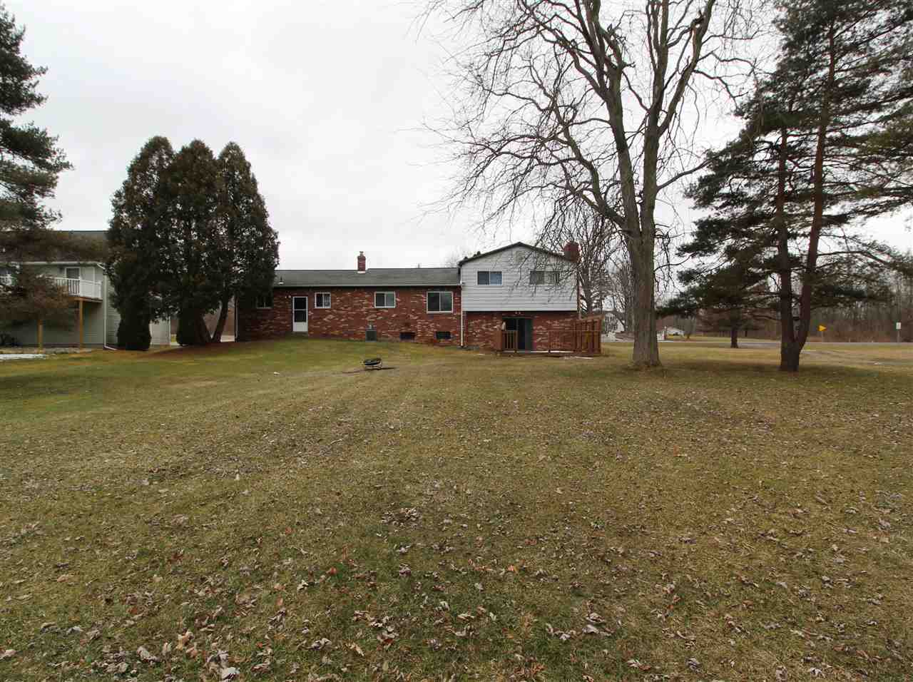 6218 West River Road Flushing, MI 48433 - Photo 20 of 26 50006713-19.JPG