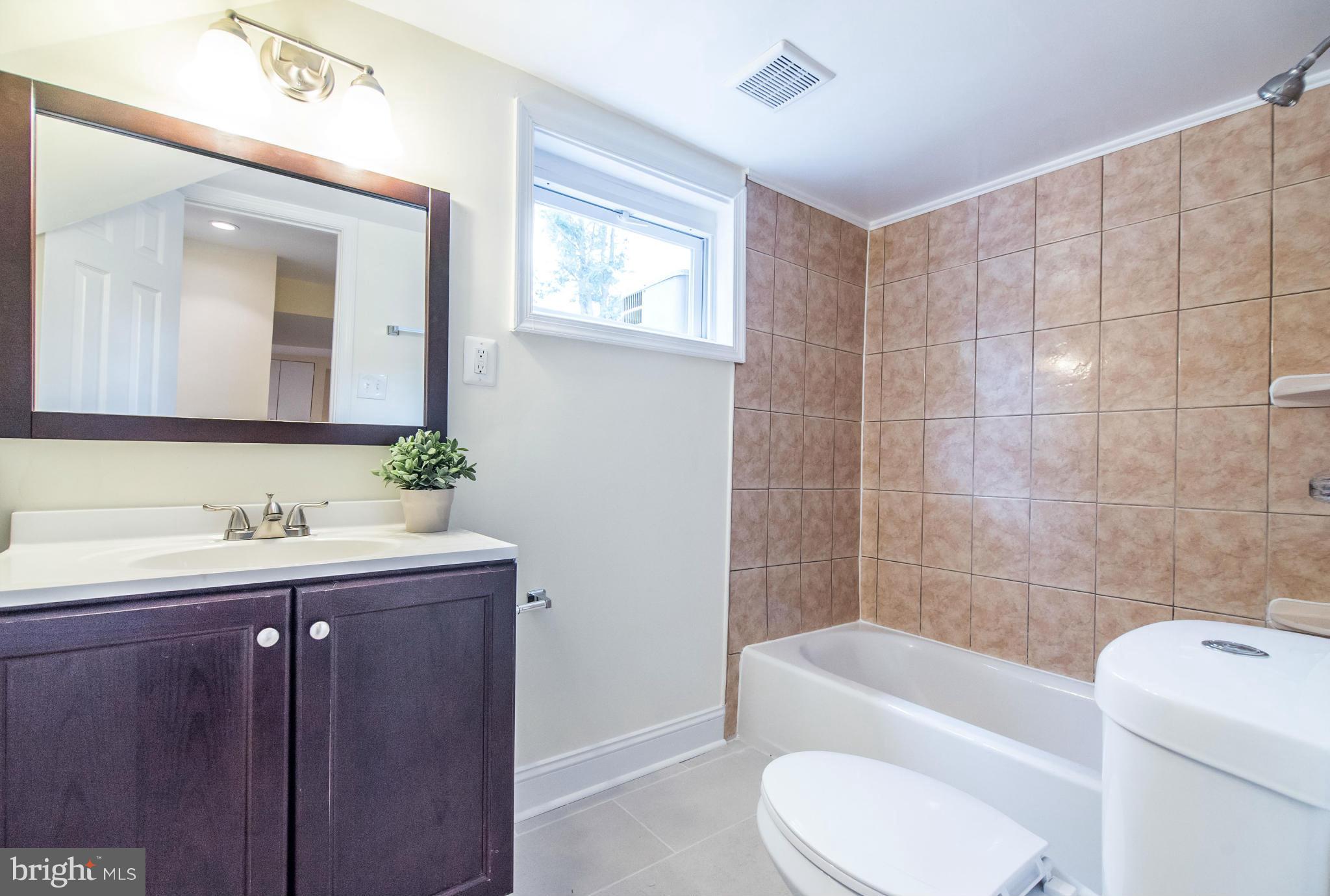 426 Belton Road Silver Spring, MD 20901 - Photo 18 of 30 Bath
