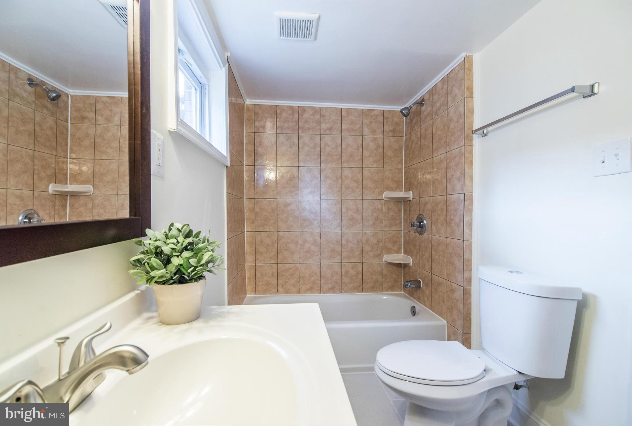 426 Belton Road Silver Spring, MD 20901 - Photo 19 of 30 Bath