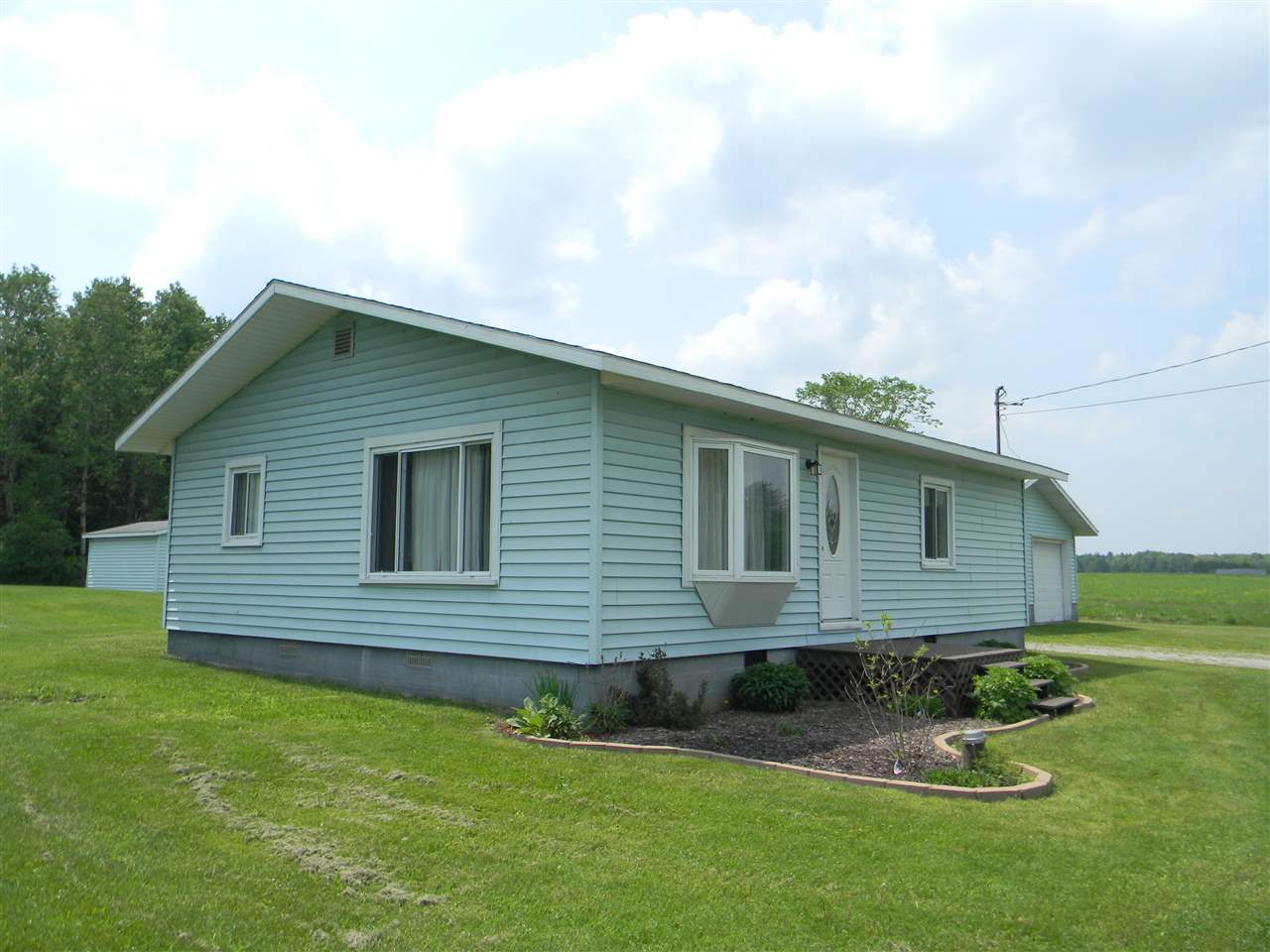 3220 East Sage Lake Road Lupton, MI 48635 - Photo 12 of 27 1800614-11.JPG
