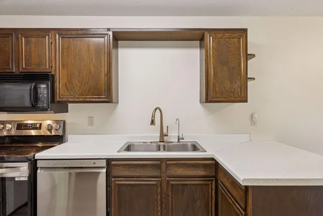 $244,900 | 1171 Timbershore Lane, Eagan, MN 55123