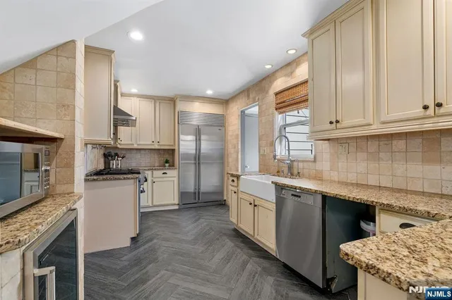 $719,000 | 257 Elm Avenue, Teaneck, NJ 07666