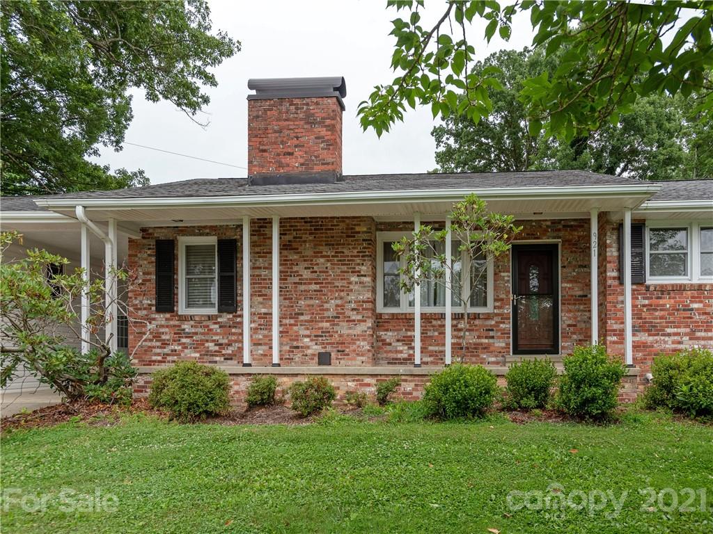 921 West Blue Ridge Road East Flat Rock, NC 28726 - Photo 4 of 27 Gallery Image 4