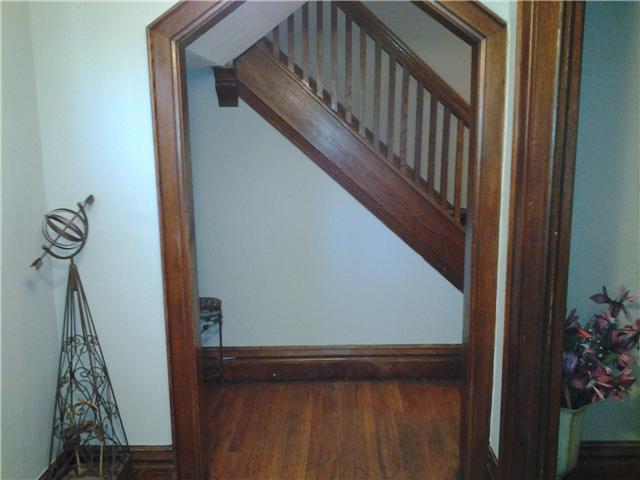 1687 Bryden Road Columbus, OH 43205 - Photo 3 of 21