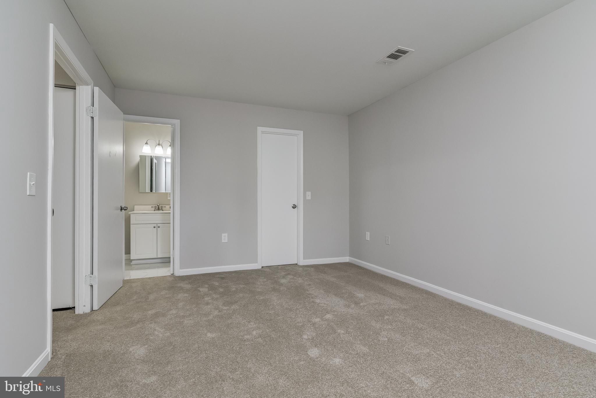 18322 Streamside Drive, Unit 104 Gaithersburg, MD 20879 - Photo 24 of 38