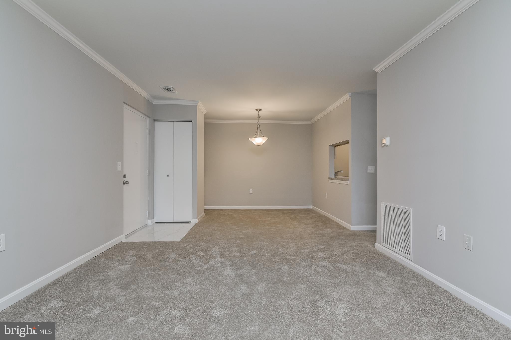 18322 Streamside Drive, Unit 104 Gaithersburg, MD 20879 - Photo 4 of 38