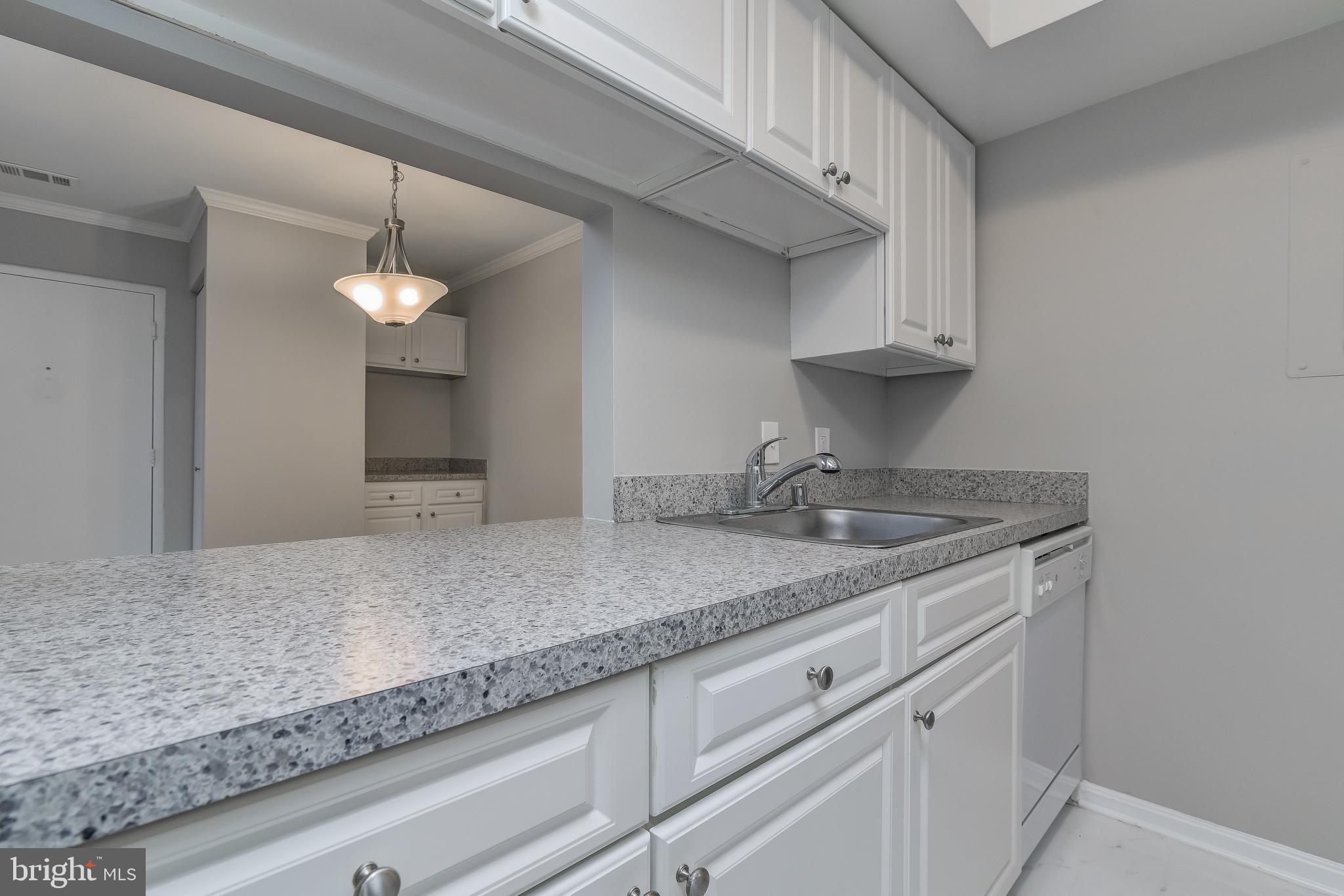 18322 Streamside Drive, Unit 104 Gaithersburg, MD 20879 - Photo 10 of 38