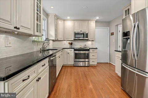 $1,100,000 | 5262 Pumphrey Drive, Fairfax, VA 22032