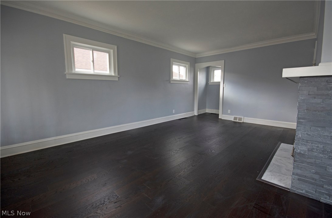 6502 Snow Road Parma, OH 44129 - Photo 3 of 28