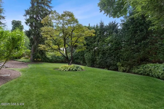 $4,500,000 | 106 Patterson Avenue, Greenwich, CT 06830