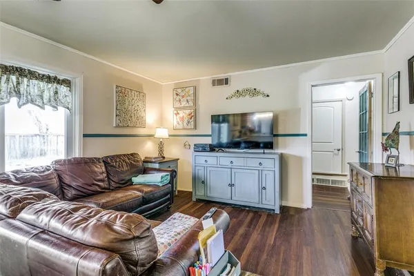 $312,000 | 209 Linda Lane, Irving, TX 75062