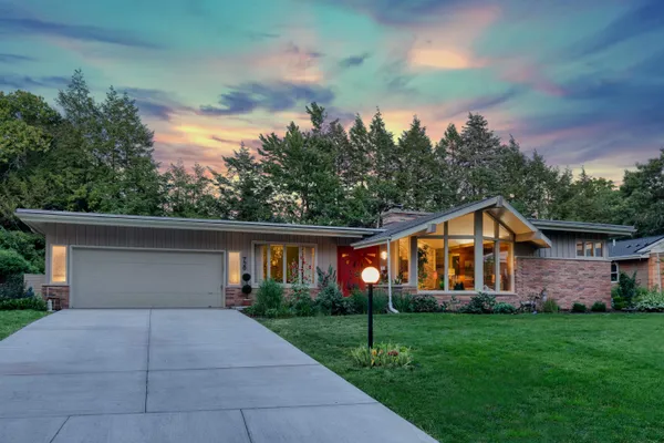 $769,900 | 729 Dearholt Road, Madison, WI 53711
