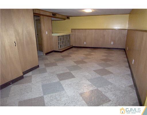 90 Leslie Road Colonia, NJ 07067 - Photo 6 of 10 Gallery Image 6